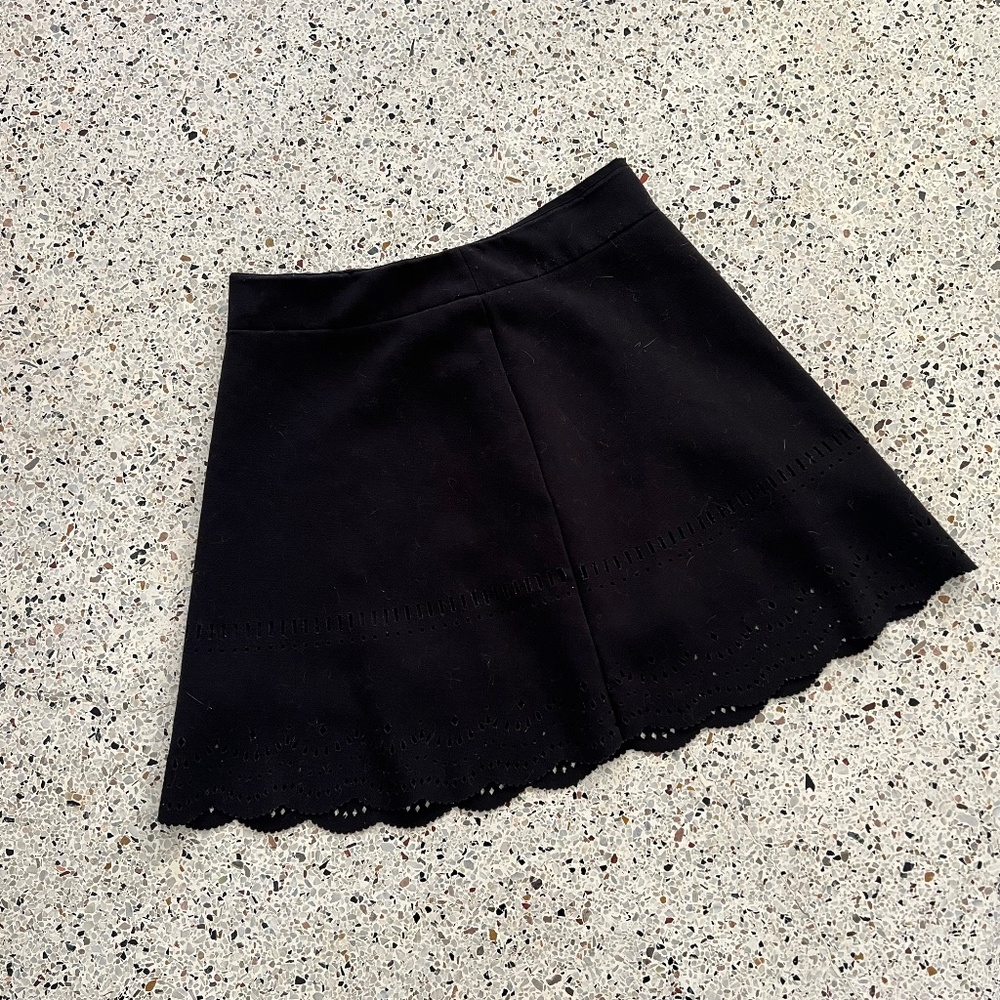 LOFT black scalloped circle skirt size 10